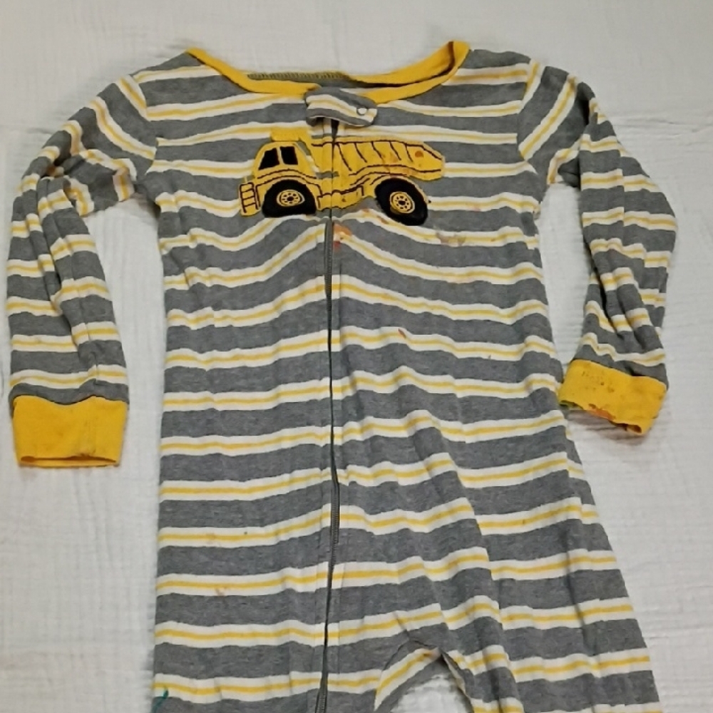 🚗Boys 24 Months Lightweight Pajama Bundle Of 3 + One Stained Bonus PJ - Picture 6 of 11